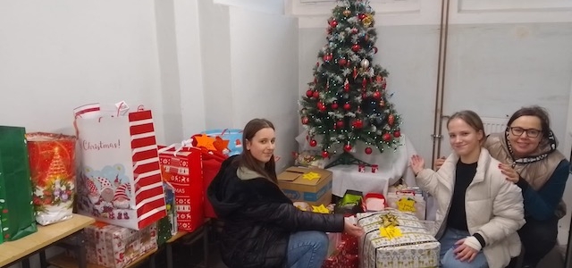 Akcja wolontariatu wraz ze współpracą Caritas „Świąteczna gwiazdka szczęścia”